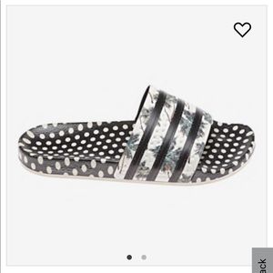 🔆ISO‼️ Adidas Adilette slides. Not for sale